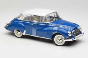 Auto Union 1000 S Coupe Azul Blanco Revell 1:18 08909 Metal - imagen 4 de 6