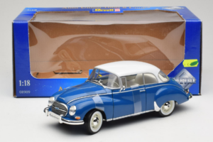 Auto Union 1000 S Coupe Azul Blanco Revell 1:18 08909 Metal - imagen 6 de 6