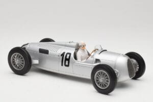 Auto Union Typ C #18 B. Rosemeyer Internationales Eifelrennen Nürburgring Winner 1936 Minichamps 1:18 155361018 Metal - imagen 4 de 6