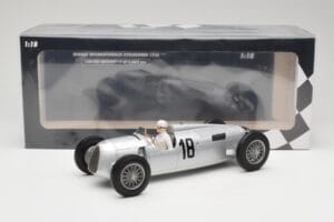 Auto Union Typ C #18 B. Rosemeyer Internationales Eifelrennen Nürburgring Winner 1936 Minichamps 1:18 155361018 Metal - imagen 6 de 6