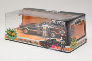Batmobile Con Figura de Batman Metals Diecast 1:24 98259 Metal - imagen 3 de 3