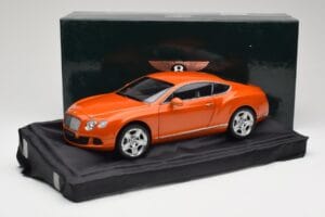 Bentley Continental GT Orange Metallic Minichamps 1:18 100139921 Metal - imagen 8 de 8