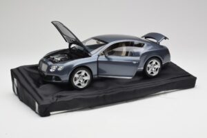 Bentley Continental GT Thunder Gris Minichamps 1:18 BL835 - imagen 2 de 8