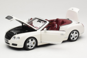 Bentley Continental GTC Blanco Minichamps 1:18 100139032 Metal - imagen 2 de 8