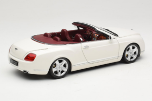 Bentley Continental GTC Blanco Minichamps 1:18 100139032 Metal - imagen 3 de 8