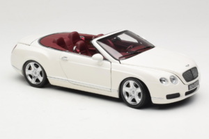 Bentley Continental GTC Blanco Minichamps 1:18 100139032 Metal - imagen 6 de 8