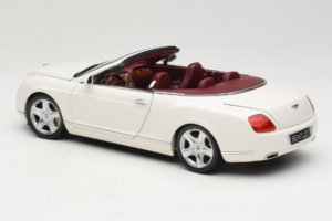 Bentley Continental GTC Blanco Minichamps 1:18 100139032 Metal - imagen 7 de 8