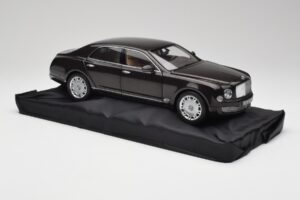 Bentley Mulsanne Burnt Oak Minichamps 1:18 100139905 Metal - imagen 6 de 8