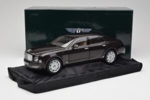 Bentley Mulsanne Burnt Oak Minichamps 1:18 100139905 Metal - imagen 8 de 8