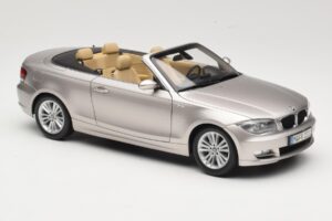 BMW 1 Series E88 Descapotable Mineral Silver Metallic Kyosho 1:18 80430427020 Metal - imagen 6 de 8