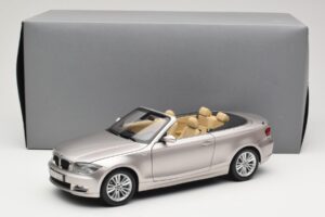 BMW 1 Series E88 Descapotable Mineral Silver Metallic Kyosho 1:18 80430427020 Metal - imagen 8 de 8