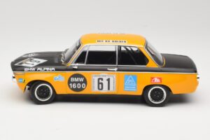 BMW 1600-2 BMW Alpina #61 R. Herzog / N. Lauda DNF 6 Hours Nurburgring 1970 Minichamps 1:18 155702661 Metal - imagen 3 de 6