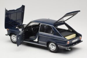 BMW 1600 Touring Azul Minichamps 1:18 80430145823 Metal - imagen 5 de 8