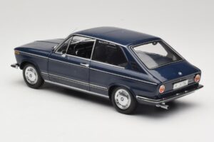 BMW 1600 Touring Azul Minichamps 1:18 80430145823 Metal - imagen 7 de 8