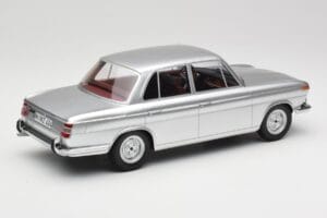 BMW 1800 Ti Plata Minichamps 1:18 107024000 Resina - imagen 2 de 6