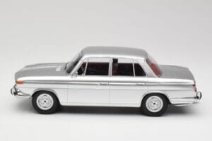 BMW 1800 Ti Plata Minichamps 1:18 107024000 Resina - imagen 3 de 6