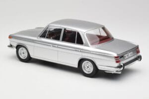 BMW 1800 Ti Plata Minichamps 1:18 107024000 Resina - imagen 5 de 6
