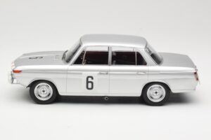 BMW 1800 TiSA #6 J. Munaron / K. Eppelein 24 Hours of Spa 1965 Minichamps 1:18 155652906 Metal - imagen 3 de 6