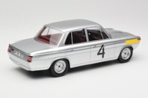 BMW 1800 TiSA #4 J. Ickx / J. van Ophem 24 Hours of Spa 1965 Winners Minichamps 1:18 107652504 Resina - imagen 2 de 6