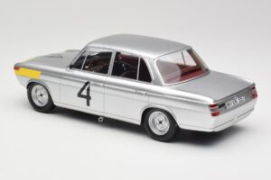 BMW 1800 TiSA #4 J. Ickx / J. van Ophem 24 Hours of Spa 1965 Winners Minichamps 1:18 107652504 Resina - imagen 5 de 6