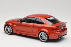 BMW 1M Coupe E82 Sakhir Orange Metallic Minichamps 1:18 110020020 Metal - imagen 7 de 8