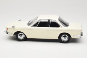 BMW 2000 CS Coupe Crema KK-Scale 1:18 KKDC180121 Metal - imagen 3 de 6