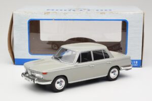 BMW 2000 TI Gris MCG 1:18 MCG18112 Metal - imagen 6 de 6