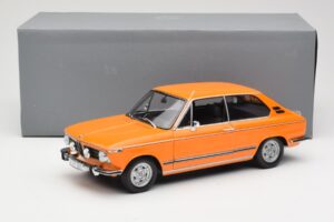 BMW 2000 Tii Touring Naranja Minichamps 1:18 80430145824 Metal - imagen 8 de 8