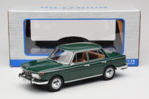 BMW 2000 121 Verde MCG 1:18 MCG18542 Metal - imagen 6 de 6