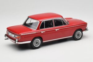 BMW 2000 121 Rojo MCG 1:18 MCG18543 Metal - imagen 2 de 6