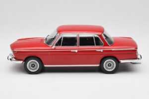 BMW 2000 121 Rojo MCG 1:18 MCG18543 Metal - imagen 3 de 6