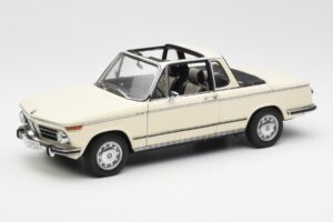 BMW 2002 Baur Descapotable E10 Chamonix Blanco AUTOart 1:18 70532 Metal