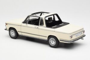 BMW 2002 Baur Descapotable E10 Chamonix Blanco AUTOart 1:18 70532 Metal - imagen 7 de 8