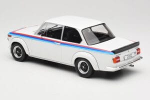 BMW 2002 E10 Turbo Blanco MCG 1:18 MCG18408R Metal - imagen 5 de 6