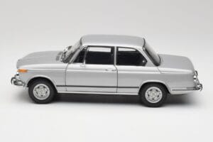 BMW 2002 Tii Polaris Plata AUTOart 1:18 80430146517 Metal - imagen 4 de 8