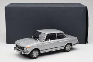 BMW 2002 Tii Polaris Plata AUTOart 1:18 80430146517 Metal - imagen 8 de 8