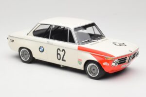 BMW 2002 tiK BMW AG #1 H. Hahne / D. Quester Class Winner Guards International 6 Hours Brands Hatch 1969 Minichamps 1:18 1556 - imagen 4 de 6