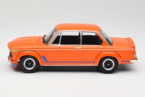 BMW 2002 Turbo Naranja Minichamps 1:18 155026202 Metal - imagen 3 de 6