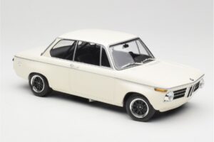 BMW 2002 Blanco Plain Body Version Minichamps 1:18 155702600 Metal - imagen 4 de 6
