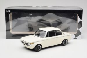 BMW 2002 Blanco Plain Body Version Minichamps 1:18 155702600 Metal - imagen 6 de 6