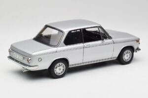 BMW 2002tii Plateado AUTOart 1:18 80430151479 Metal - imagen 3 de 8