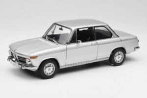 BMW 2002tii Plateado AUTOart 1:18 80430151479 Metal