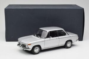 BMW 2002tii Plateado AUTOart 1:18 80430151479 Metal - imagen 8 de 8