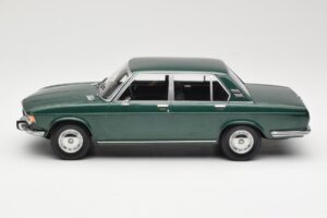 BMW 2500 E3 Green Metallic Minichamps 1:18 155029201 Metal - imagen 3 de 6