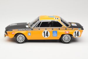 BMW 2800 CS BMW Alpina #14 H. Kelleners / G. Huber Winners 24 Hours of Spa 1970 Minichamps 1:18 155702714 Metal - imagen 3 de 6
