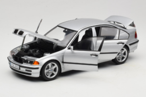 BMW 3 Series E46 Plata UT Models 1:18 80439421535 Metal - imagen 2 de 8
