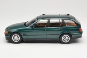 BMW 3 Series E36 Touring Green Metallic MCG 1:18 MCG18366 Metal - imagen 3 de 6