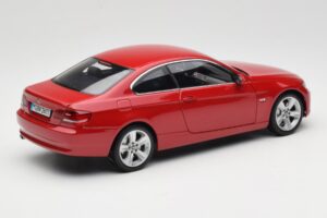 BMW 3 Series E92 Rojo Kyosho 1:18 80430407219 Metal - imagen 3 de 8