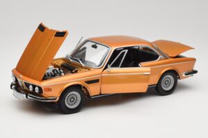 BMW 3.0 CSi E9 Gold Metallic Minichamps 1:18 180029027 Metal - imagen 2 de 8