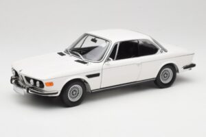BMW 3.0 CSi E9 Blanco Minichamps 1:18 180029026 Metal